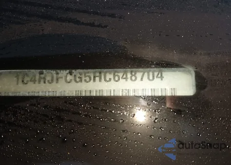 2017 Jeep Grand Cherokee Overland z USA, uszkodzony, nr VIN 1C4RJFCG5HC648704